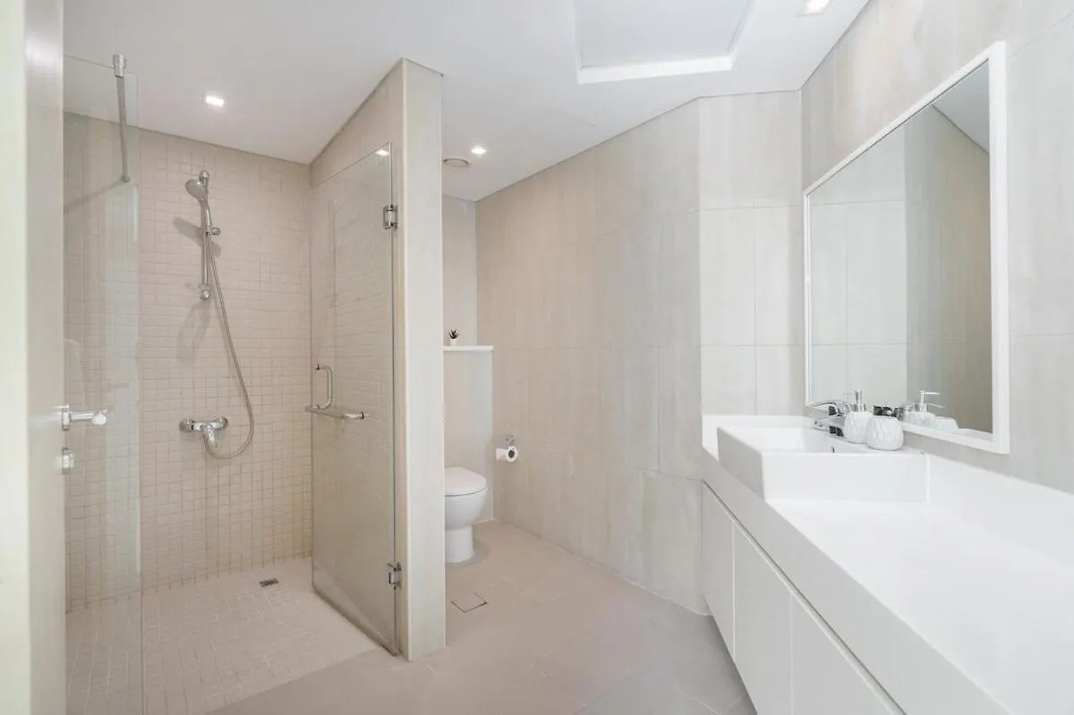 Beachfront Bliss Luxurious 3-Br Stay In Jbr Dubái Apartamento