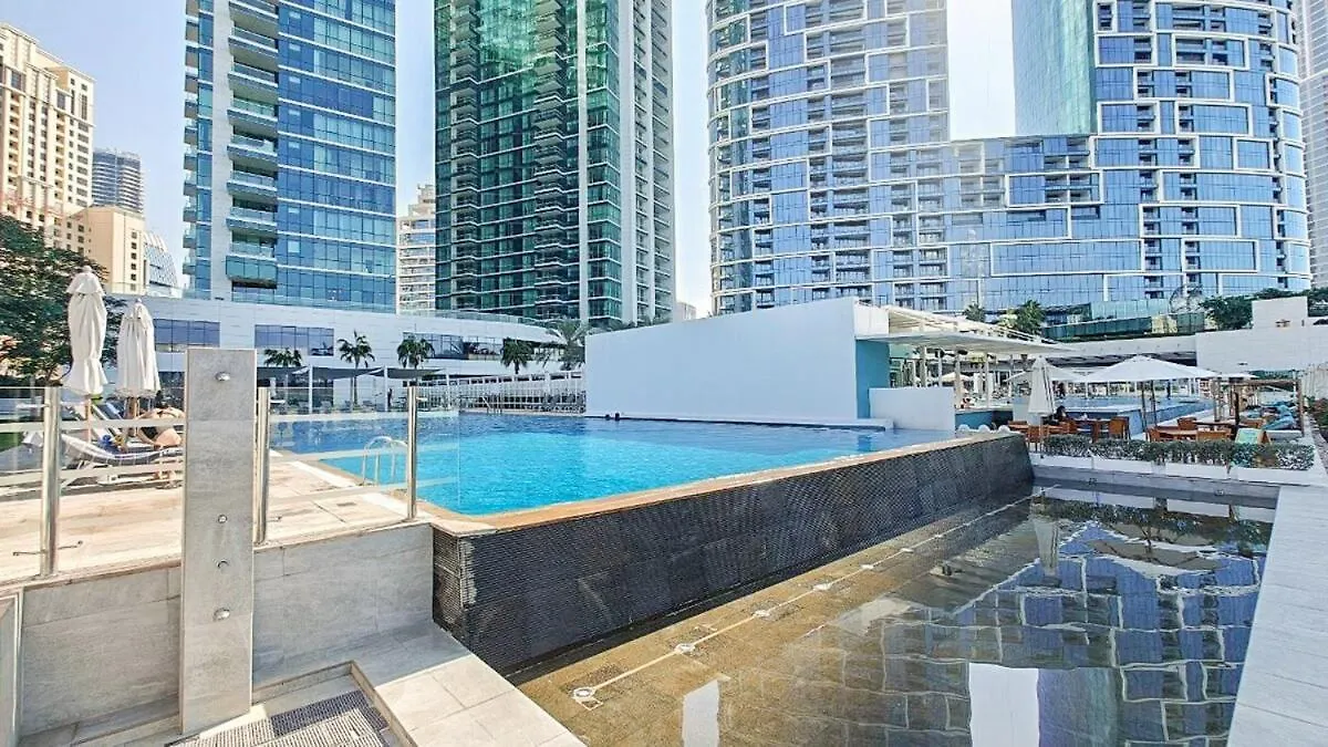 Apartamento Beachfront Bliss Luxurious 3-Br Stay In Jbr Dubái